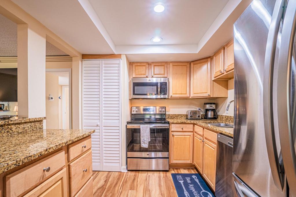 1686 Bluff Villas Renovated Sleeps 8 Walk To Salty Dog Sea Pines Hilton Head Island Eksteriør billede